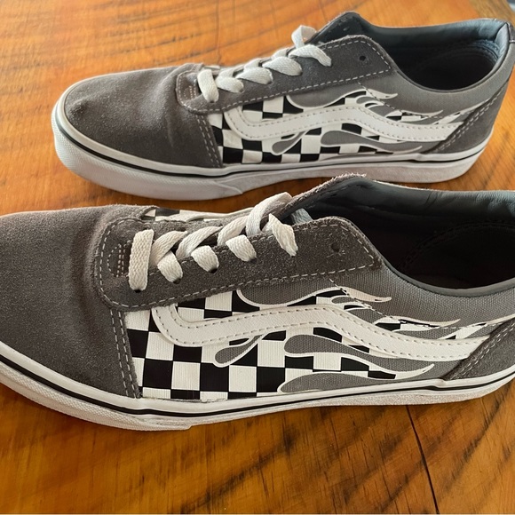 Flaming Grey Vans - Size 6 - Picture 3 of 5
